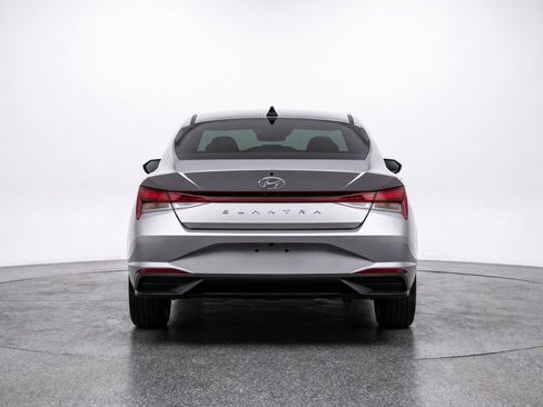Used 2025 Hyundai Elantra SEL FWD image 7