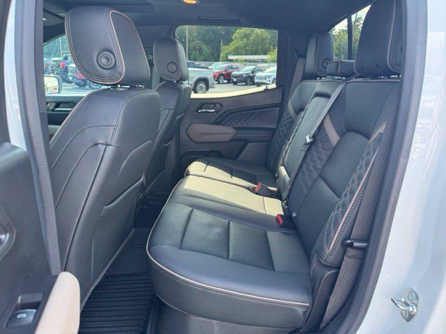 Used 2024 GMC Canyon Denali AWD/4WD image 19