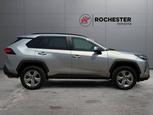 Certified 2022 Toyota RAV4 XLE w/ Carpet Mat Package (TMS) AWD/4WD image 36