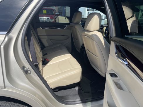 Used 2017 Cadillac XT5 Premium Luxury w/ Driver Assist Package AWD/4WD image 31