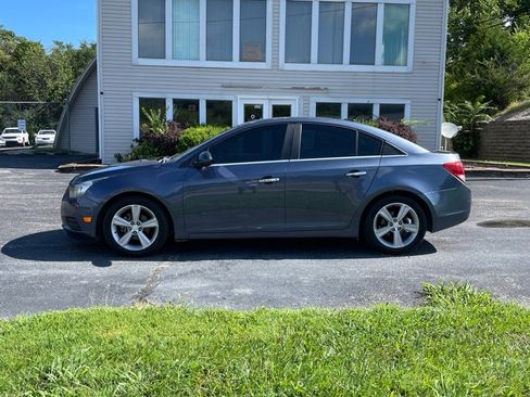 Used 2013 Chevrolet Cruze LT FWD image 2