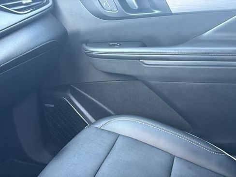 Used 2025 Buick Enclave Preferred FWD image 24