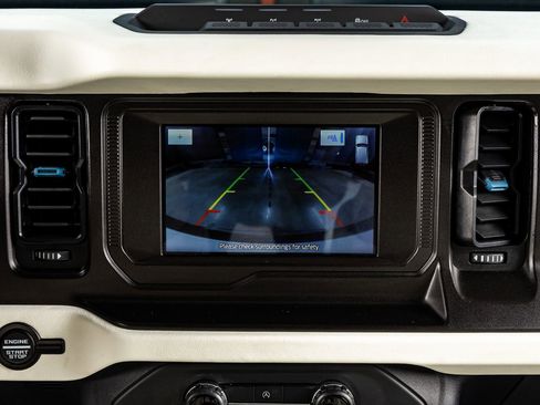 Used 2022 Ford Bronco Wildtrak image 25