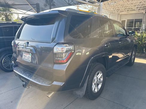 Used 2017 Toyota 4Runner SR5 Premium RWD image 3