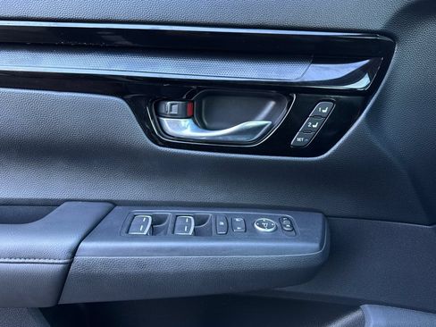Used 2025 Honda CR-V EX-L image 11