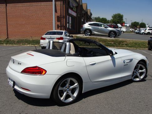 Used 2016 BMW Z4 sDrive28i RWD image 12