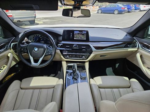 Used 2017 BMW 530i w/ Premium Package image 19
