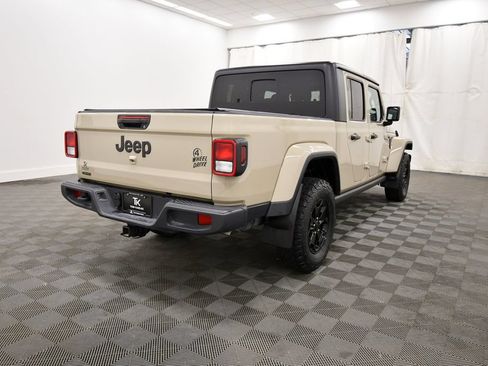Used 2022 Jeep Gladiator Sport AWD/4WD image 8