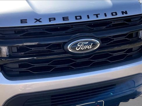 Used 2024 Ford Expedition Limited AWD/4WD image 29
