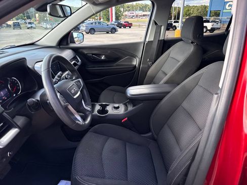 Used 2022 GMC Terrain SLE FWD image 32