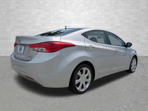 Used 2013 Hyundai Elantra Limited w/ Technology Pkg FWD image 2