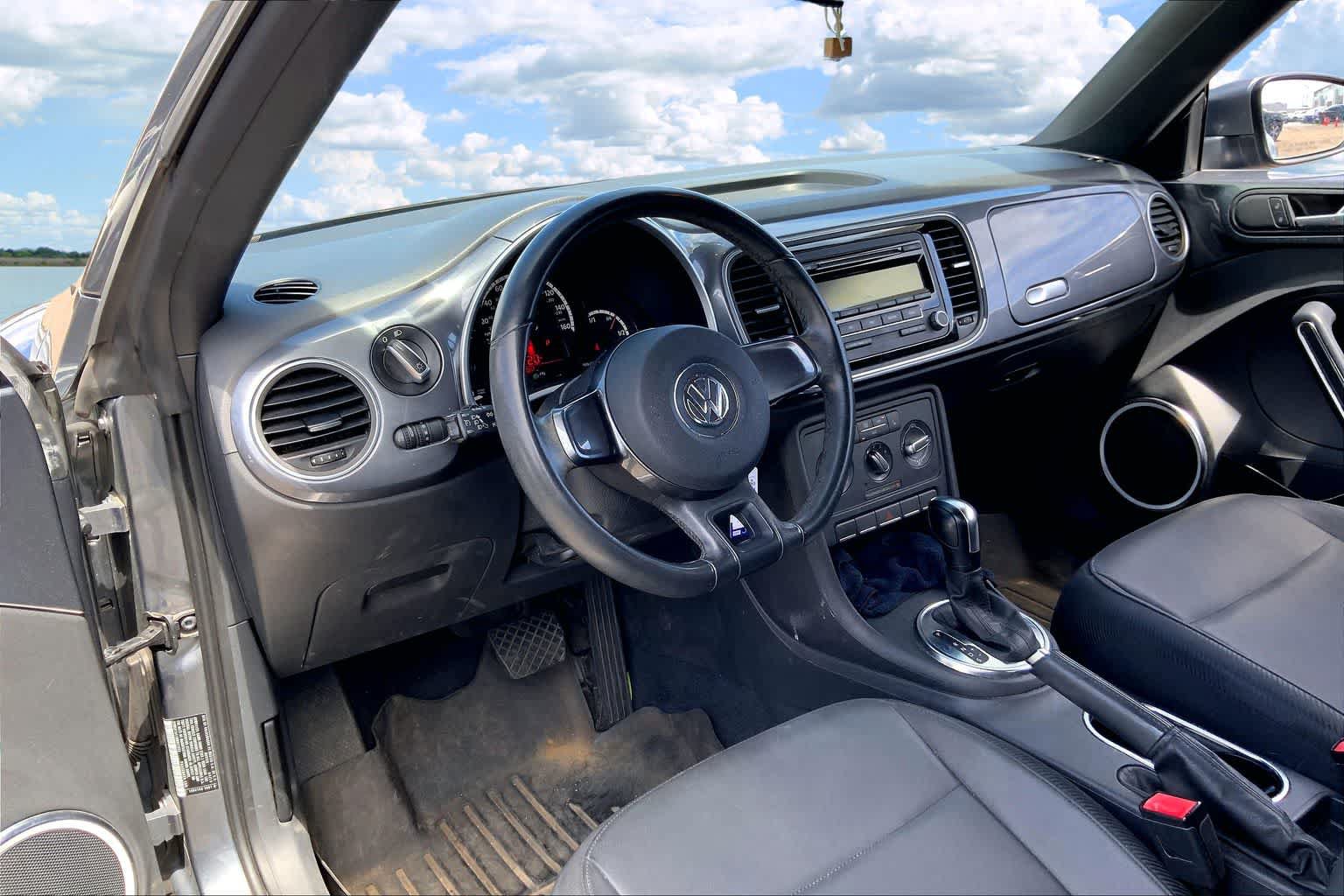 Used 2013 Volkswagen Beetle 2.5 FWD image 2