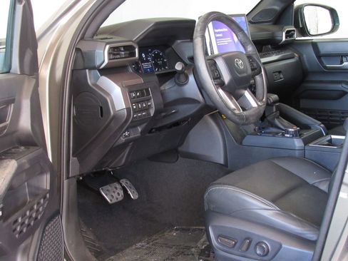 Used 2024 Toyota Tacoma TRD Sport w/ TRD Sport Premium Package image 13