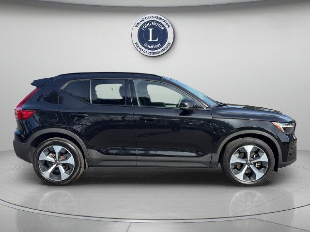 Used 2024 Volvo XC40 B5 Core AWD/4WD image 9