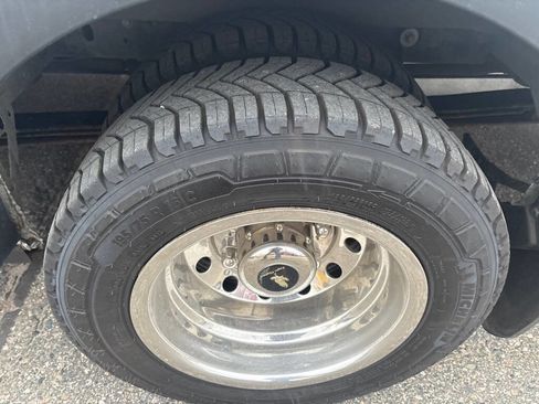 Used 2019 Ford Transit 350 XL image 9