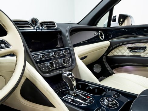 Used 2021 Bentley Bentayga V8 First Edition w/ First Edition Specification image 12