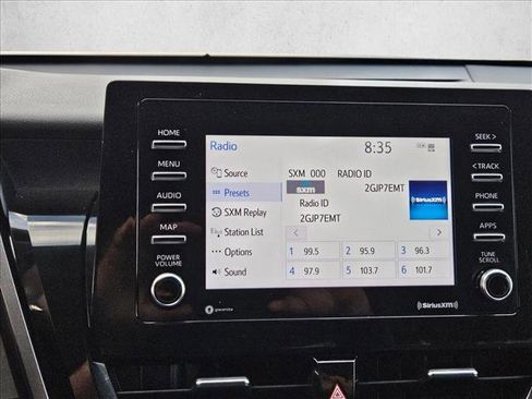 Used 2023 Toyota Camry SE image 10