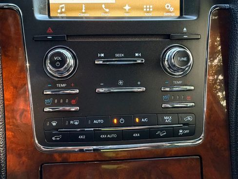 Used 2016 Lincoln Navigator Select AWD/4WD image 16