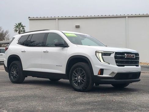 Used 2025 GMC Acadia Elevation image 2