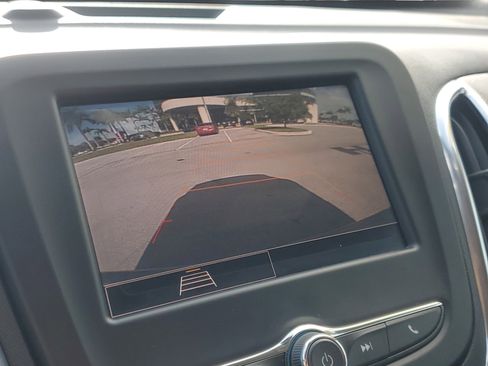 Used 2023 Chevrolet Equinox LT image 28