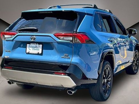 Used 2022 Toyota RAV4 SE w/ Convenience Package AWD/4WD image 5