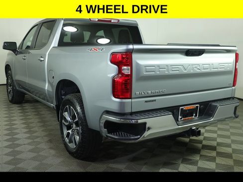 Used 2024 Chevrolet Silverado 1500 LT AWD/4WD image 5