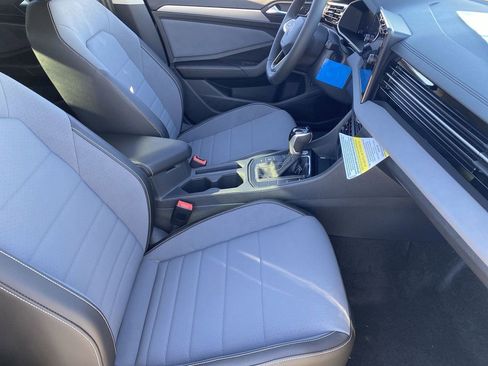 New 2026 Volkswagen Jetta SE image 8