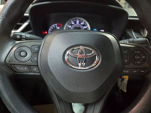 Used 2020 Toyota Corolla LE FWD image 29
