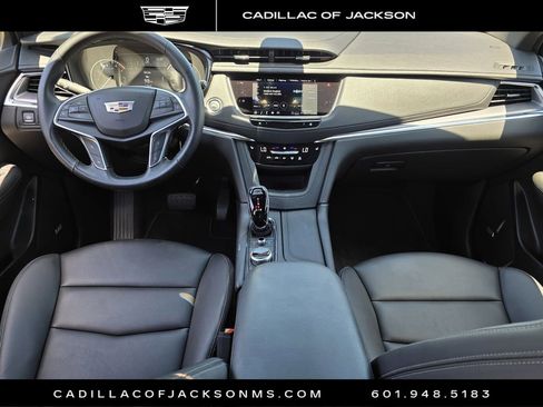 Used 2025 Cadillac XT5 Luxury FWD image 9