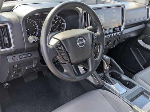 Used 2025 Nissan Frontier SV image 10