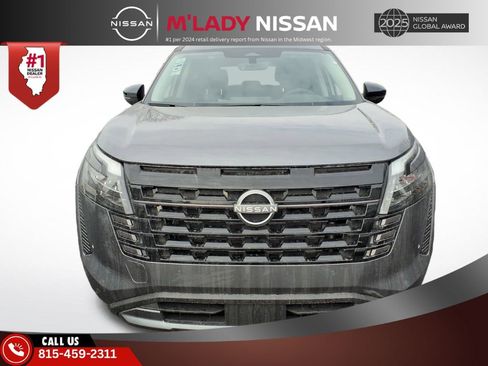 New 2026 Nissan Pathfinder SL image 2