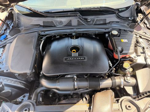 Used 2015 Jaguar XF Premium RWD image 44