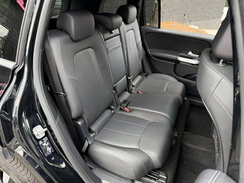 Used 2024 Mercedes-Benz GLB 250 4MATIC image 38