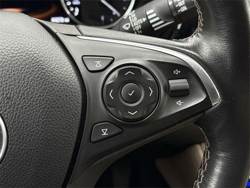 Used 2018 Buick Envision Premium w/ Driver Confidence Package image 24