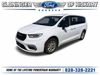 Used 2024 Chrysler Pacifica Touring-L FWD video 1