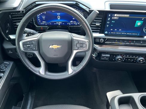 Used 2025 Chevrolet Silverado 1500 LT AWD/4WD image 16