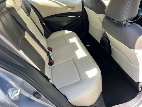 Used 2021 Toyota Corolla XLE image 11