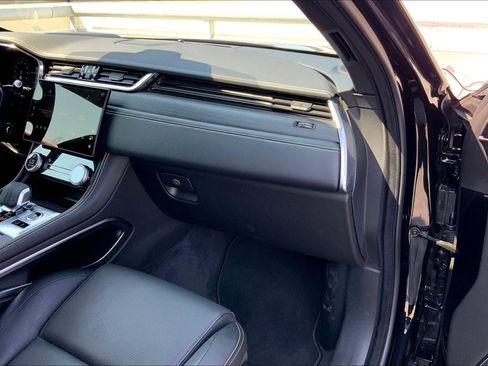 Used 2025 Jaguar F-PACE R-Dynamic S image 21