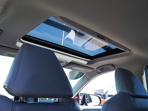 Used 2021 Toyota RAV4 XLE Premium image 45