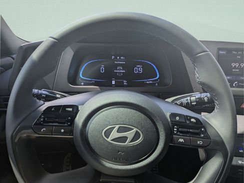 New 2025 Hyundai Elantra Sport FWD image 34