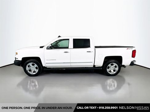 Used 2017 Chevrolet Silverado 1500 LTZ Z71 image 8