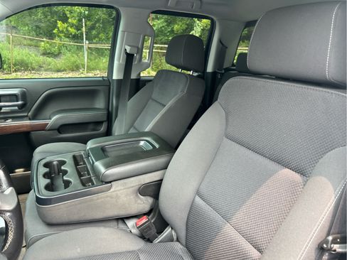 Used 2018 GMC Sierra 1500 SLE w/ SLE Value Package AWD/4WD image 17