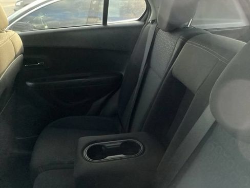Used 2020 Chevrolet Trax LS w/ Tint and Cruise Package AWD/4WD image 13
