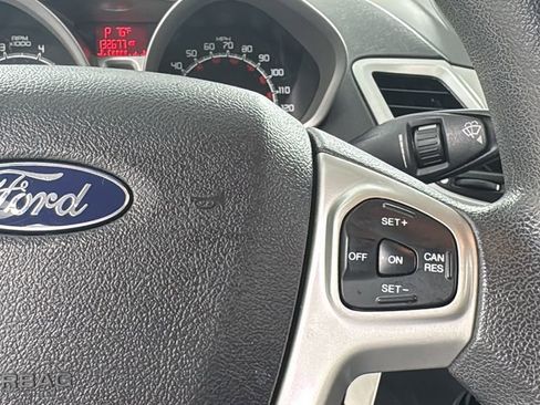 Used 2013 Ford Fiesta SE image 22