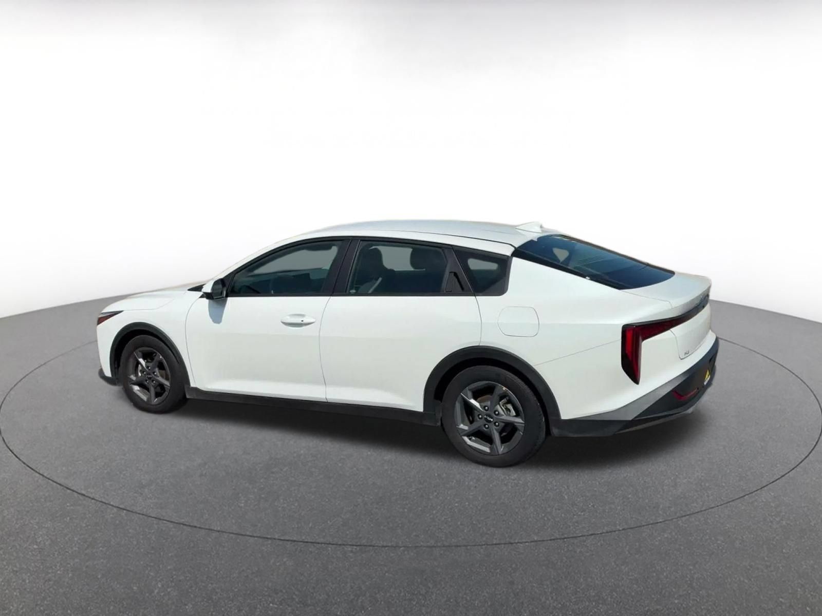 Used 2025 Kia K4 FWD image 9