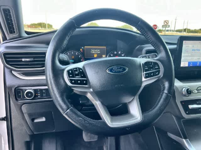 Used 2022 Ford Explorer XLT w/ Equipment Group 202A RWD image 17