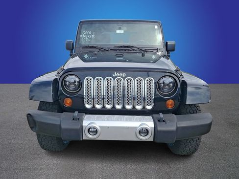 Used 2013 Jeep Wrangler Unlimited Sahara w/ Connectivity Group AWD/4WD image 2