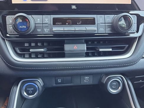 Used 2025 Toyota Grand Highlander AWD Hybrid image 25