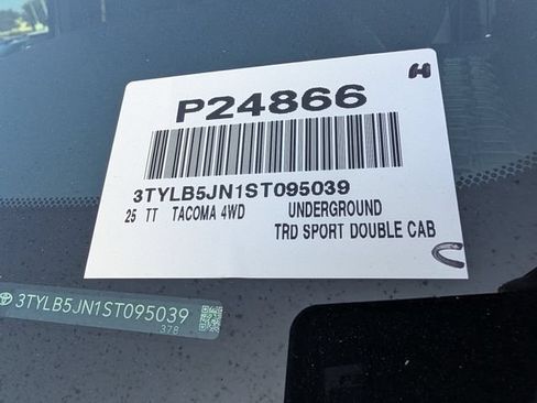 Used 2025 Toyota Tacoma TRD Sport AWD/4WD image 35