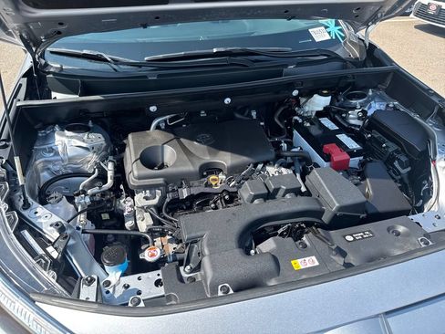 Used 2025 Toyota RAV4 XLE AWD/4WD image 46